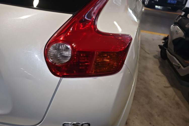 Used Infiniti ESQ 2014 1.6L Luxury Edition Right Rear Taillight
