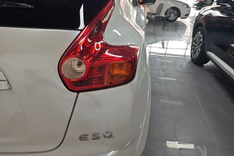 Used Infiniti ESQ 2014 1.6L Spontaneous Edition Right Rear Taillight