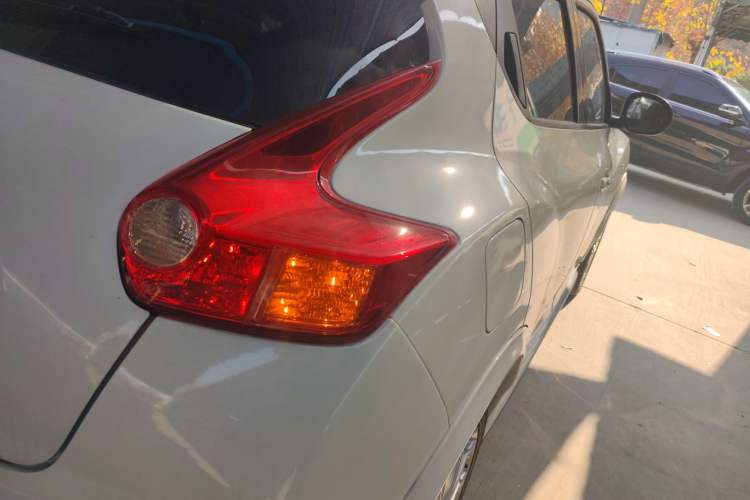 Used Infiniti ESQ 2014 1.6L Spontaneous Edition Right Rear Taillight