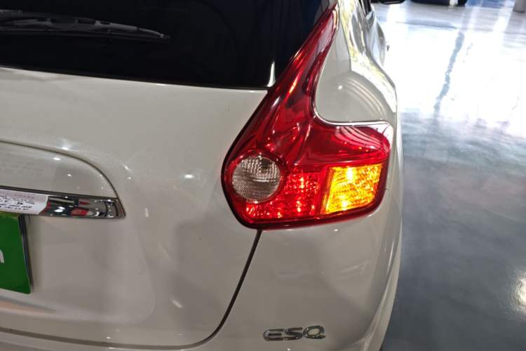 Used Infiniti ESQ 2014 1.6L Spontaneous Edition Right Rear Taillight