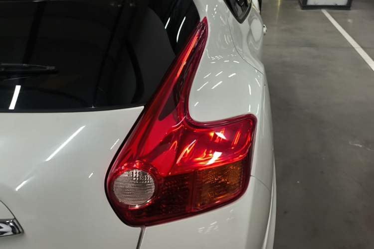 Used Infiniti ESQ 2014 1.6L Spontaneous Edition Right Rear Taillight