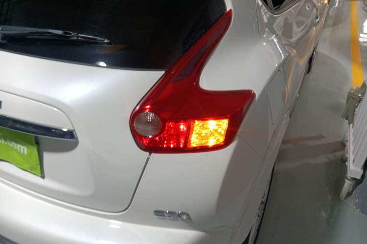 Used Infiniti ESQ 2014 1.6L Spontaneous Edition Right Rear Taillight