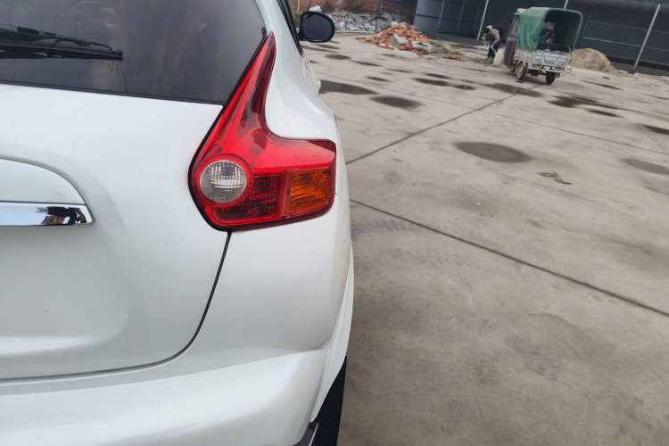 Used Infiniti ESQ 2014 1.6L Luxury Edition Right Rear Taillight