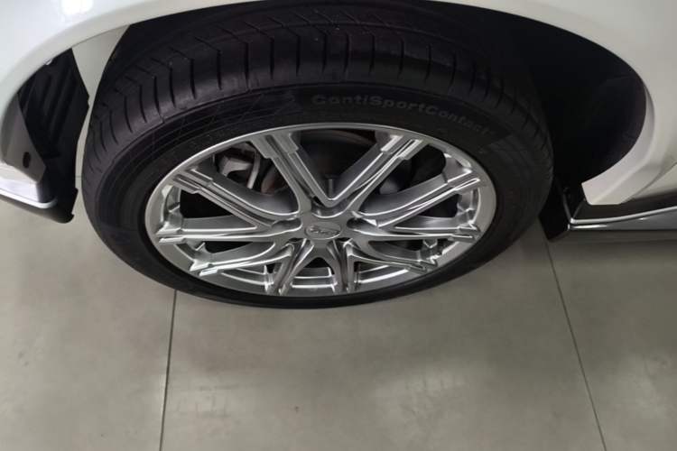 Used Infiniti ESQ 2014 1.6L Spontaneous Edition Right Rear Wheel Hub
