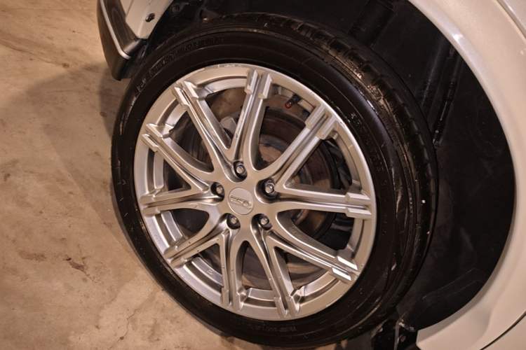 Used Infiniti ESQ 2014 1.6L Luxury Edition Right Rear Wheel Hub