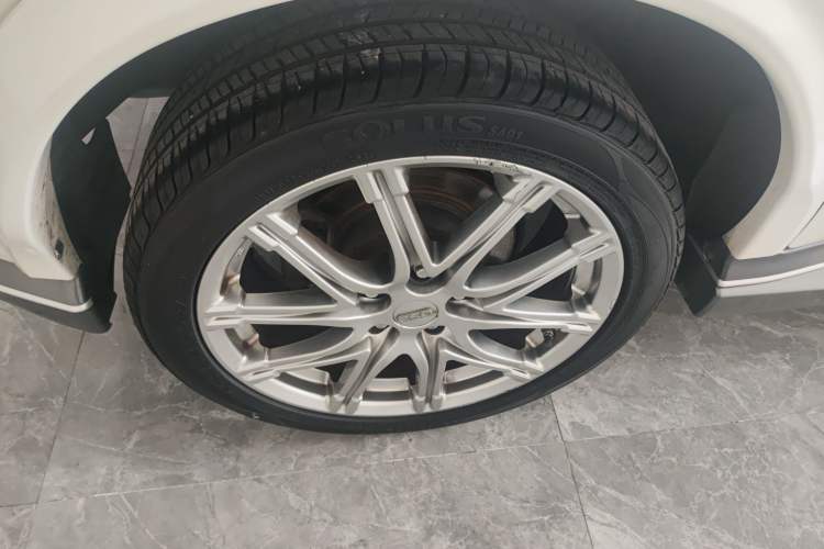 Used Infiniti ESQ 2014 1.6L Spontaneous Edition Right Rear Wheel Hub
