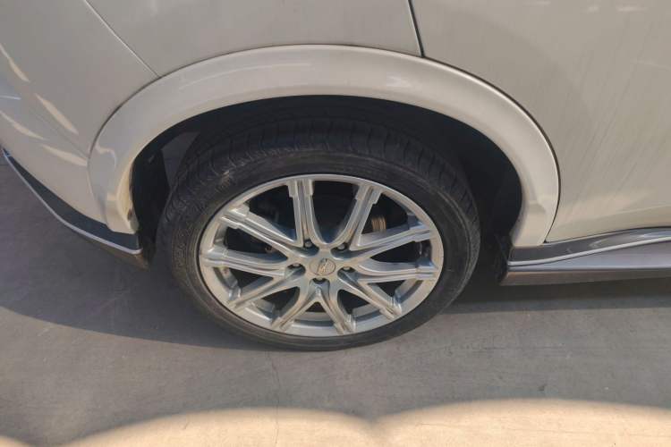 Used Infiniti ESQ 2014 1.6L Spontaneous Edition Right Rear Wheel Hub