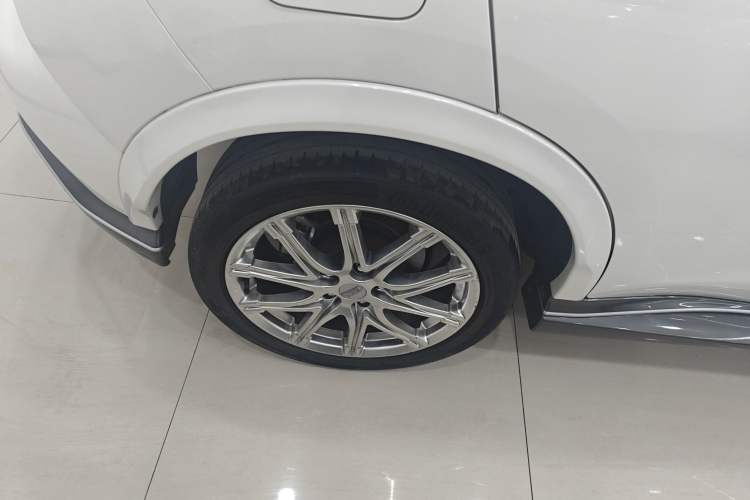 Used Infiniti ESQ 2014 1.6L Spontaneous Edition Right Rear Wheel Hub