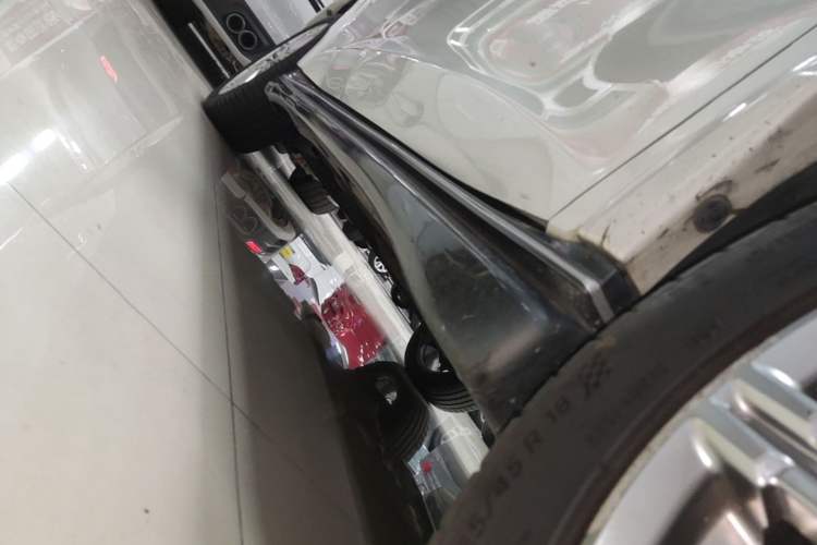 Used Infiniti ESQ 2014 1.6L Luxury Edition Right Side Sill