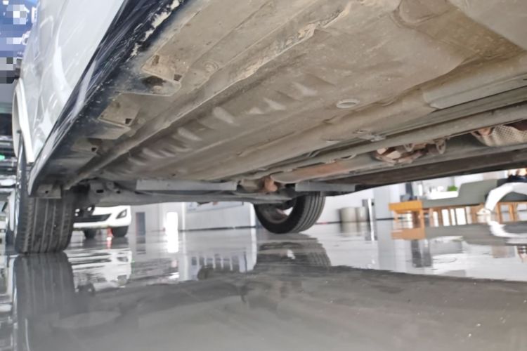 Used Infiniti ESQ 2014 1.6L Spontaneous Edition Right Side Sill
