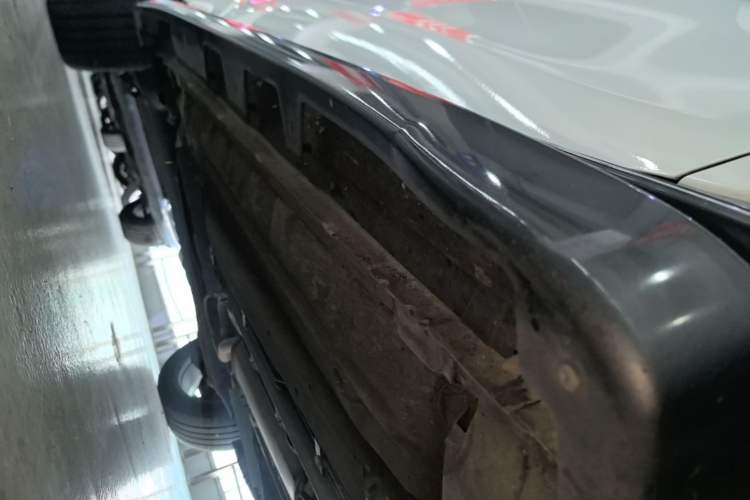 Used Infiniti ESQ 2014 1.6L Spontaneous Edition Right Side Sill