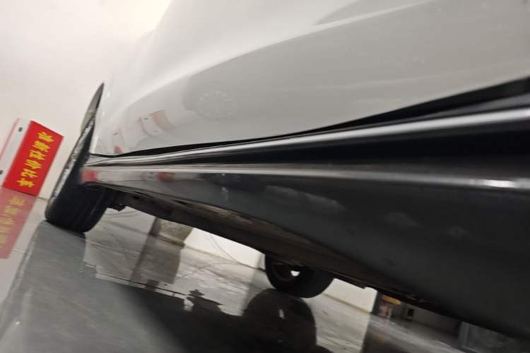 Used Infiniti ESQ 2014 1.6L Spontaneous Edition Right Side Sill