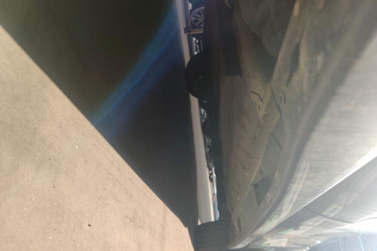 Used Infiniti ESQ 2014 1.6L Spontaneous Edition Right Side Sill