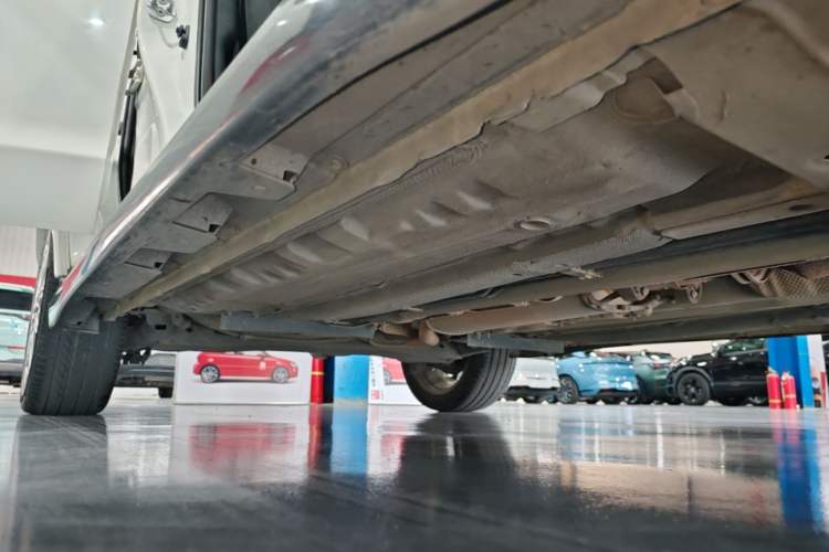 Used Infiniti ESQ 2014 1.6L Spontaneous Edition Right Side Sill