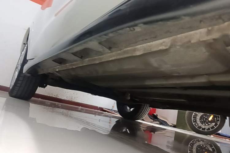Used Infiniti ESQ 2014 1.6L Spontaneous Edition Right Side Sill