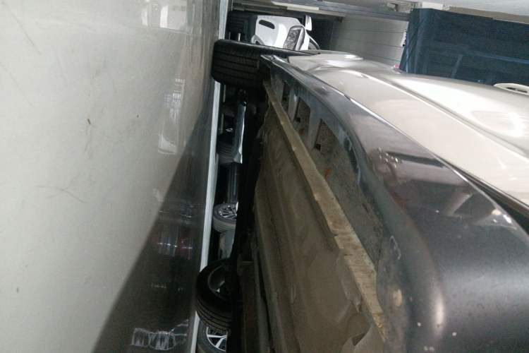 Used Infiniti ESQ 2014 1.6L Spontaneous Edition Right Side Sill
