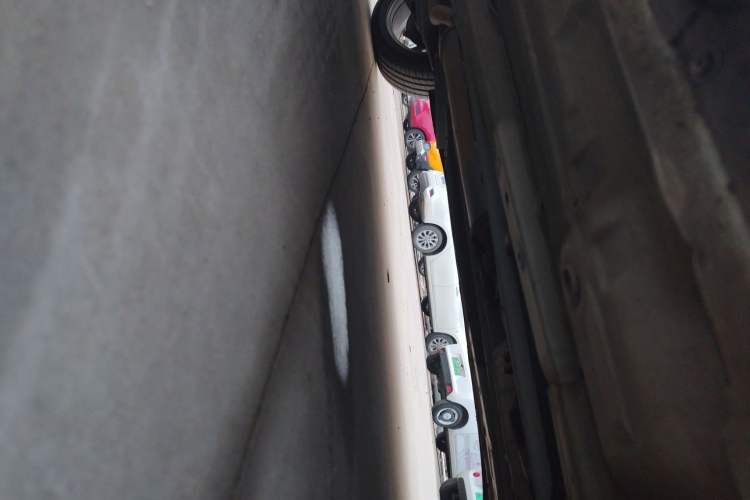 Used Infiniti ESQ 2014 1.6L Luxury Edition Right Side Sill