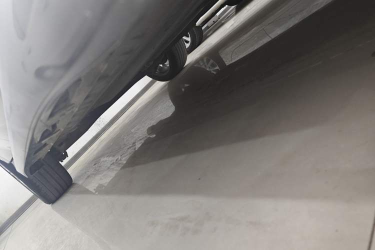 Used Infiniti ESQ 2014 1.6L Spontaneous Edition Right Side Sill