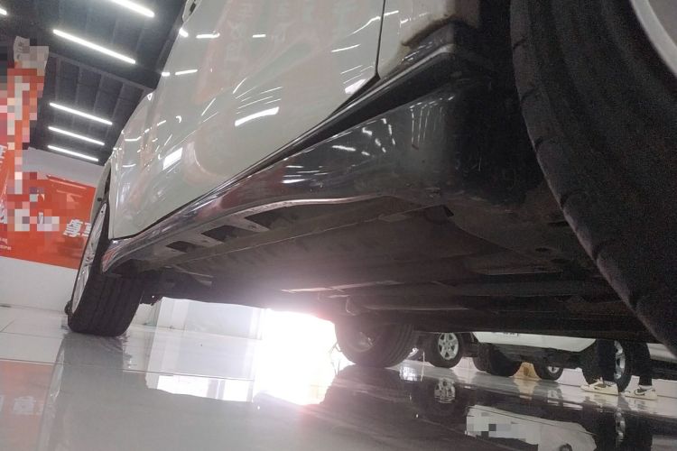 Used Infiniti ESQ 2014 1.6L Spontaneous Edition Right Side Sill