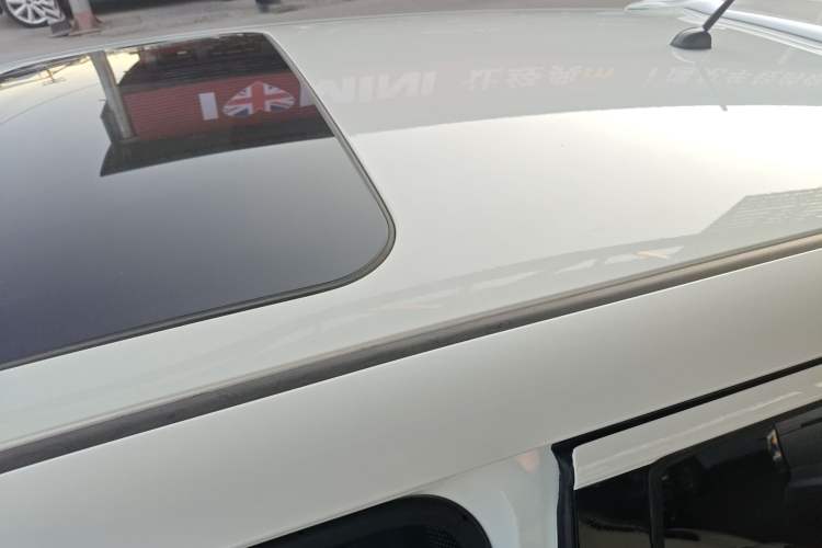 Used Infiniti ESQ 2014 1.6L Spontaneous Edition Roof