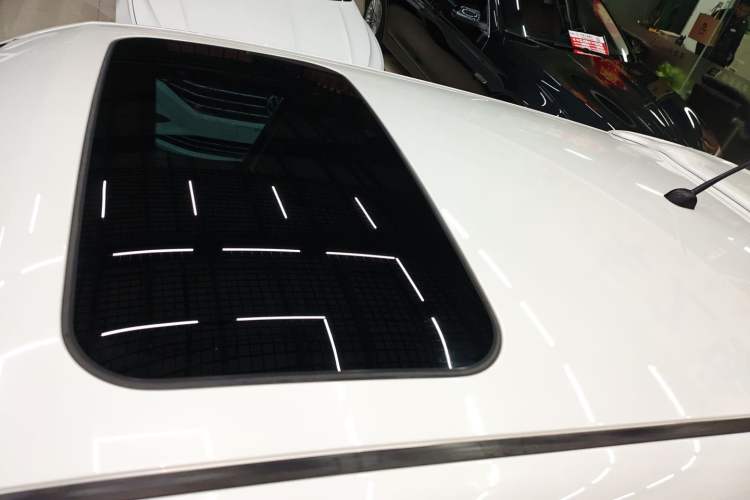 Used Infiniti ESQ 2014 1.6L Spontaneous Edition Roof