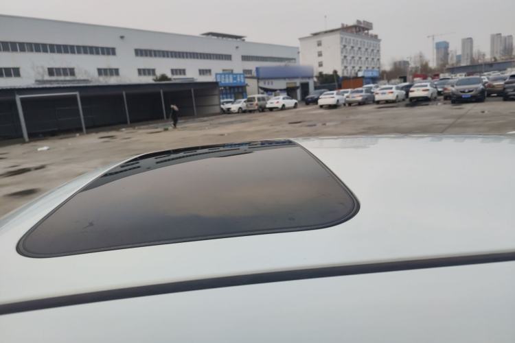 Used Infiniti ESQ 2014 1.6L Luxury Edition Roof
