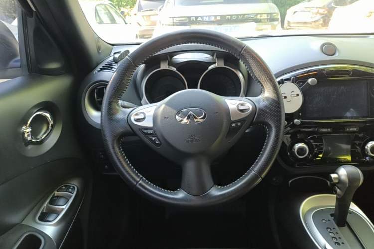 Used Infiniti ESQ 2014 1.6L Spontaneous Edition Steering Wheel