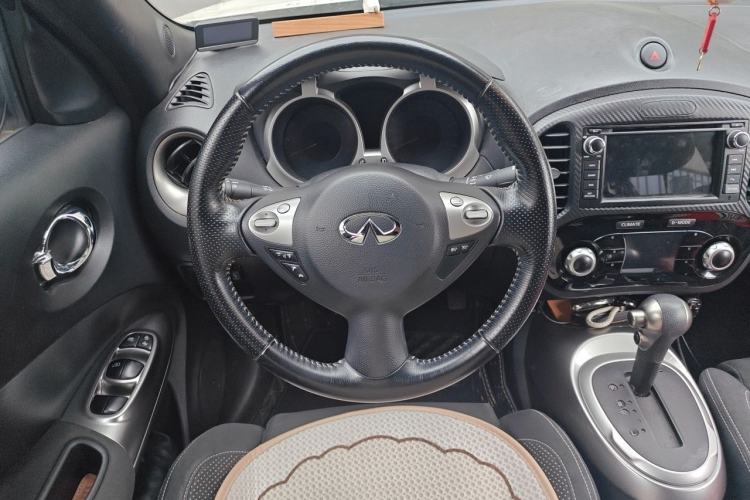 Used Infiniti ESQ 2014 1.6L Spontaneous Edition Steering Wheel