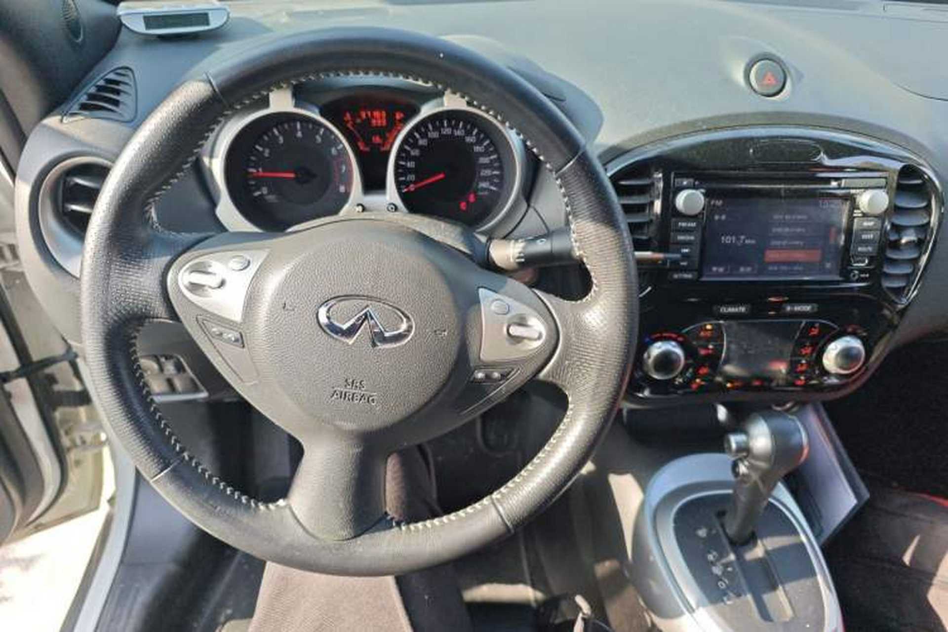 Used Infiniti ESQ 2014 1.6L Luxury Edition Steering Wheel