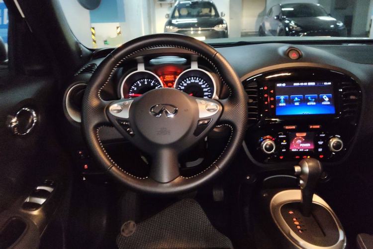 Used Infiniti ESQ 2014 1.6L Spontaneous Edition Steering Wheel