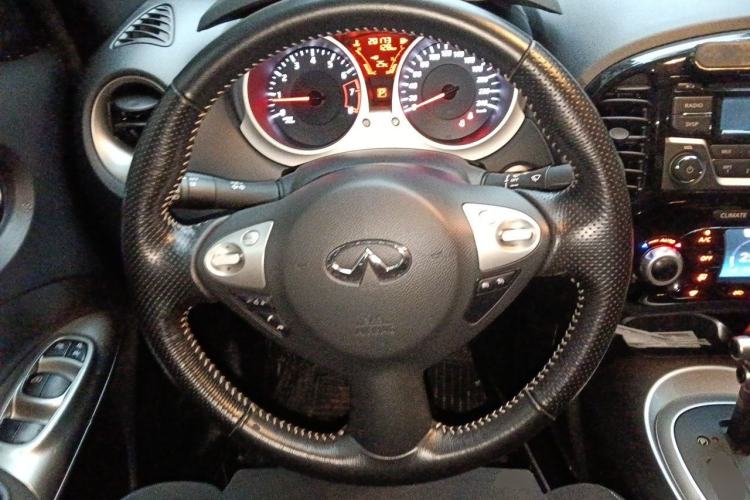 Used Infiniti ESQ 2014 1.6L Spontaneous Edition Steering Wheel