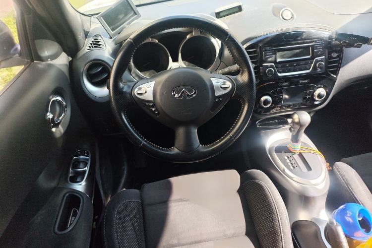 Used Infiniti ESQ 2014 1.6L Spontaneous Edition Steering Wheel
