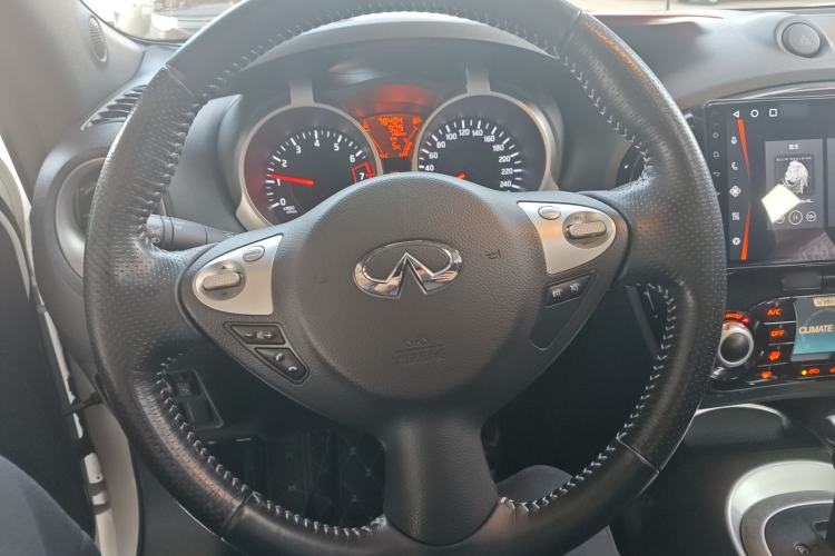 Used Infiniti ESQ 2014 1.6L Spontaneous Edition Steering Wheel