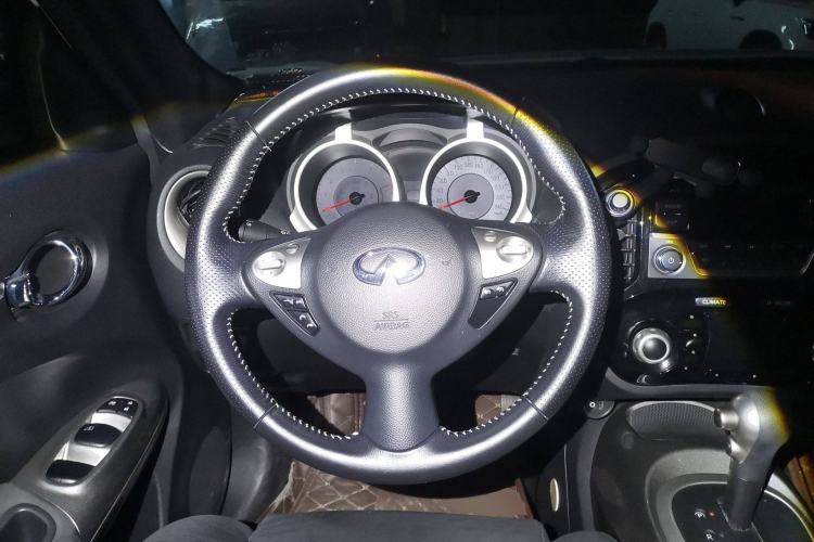 Used Infiniti ESQ 2014 1.6L Spontaneous Edition Steering Wheel