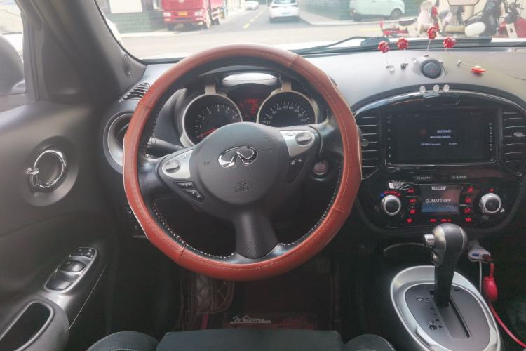 Used Infiniti ESQ 2014 1.6L Spontaneous Edition Steering Wheel