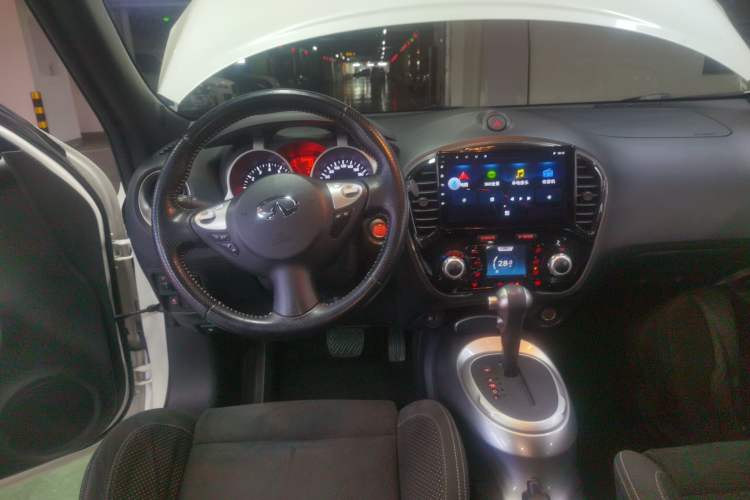 Used Infiniti ESQ 2014 1.6L Spontaneous Edition Steering Wheel