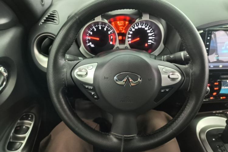 Used Infiniti ESQ 2014 1.6L Spontaneous Edition Steering Wheel