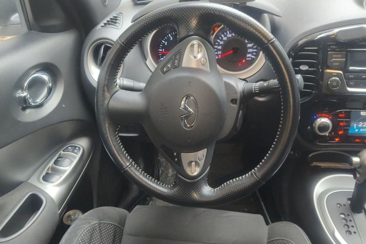 Used Infiniti ESQ 2014 1.6L Spontaneous Edition Steering Wheel