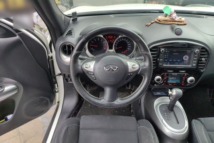 Used Infiniti ESQ 2014 1.6L Spontaneous Edition Steering Wheel