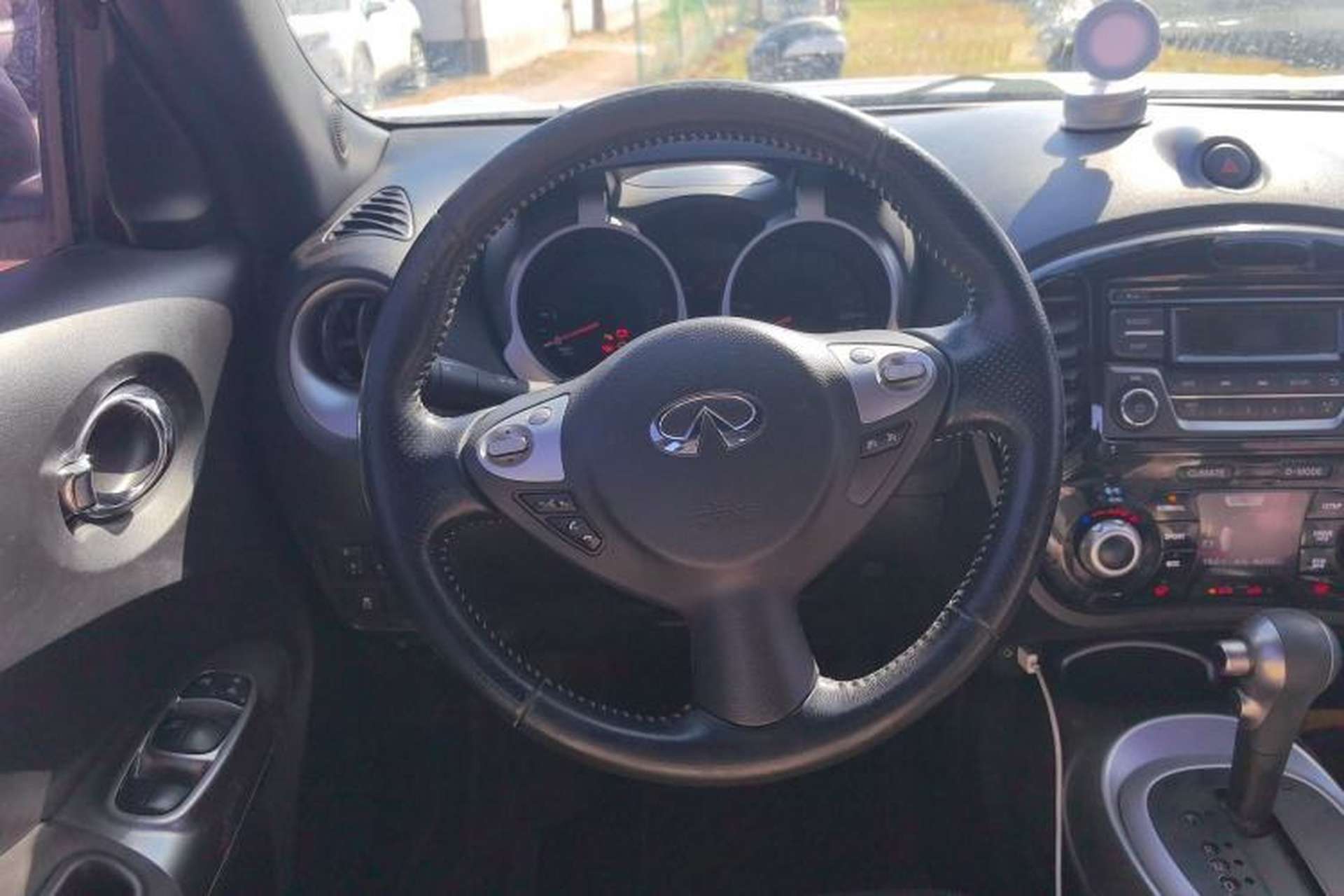 Used Infiniti ESQ 2014 1.6L Spontaneous Edition Steering Wheel