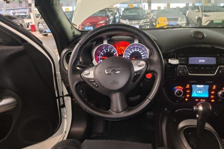 Used Infiniti ESQ 2014 1.6L Spontaneous Edition Steering Wheel
