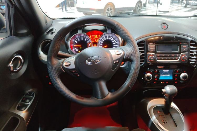 Used Infiniti ESQ 2014 1.6L Spontaneous Edition Steering Wheel