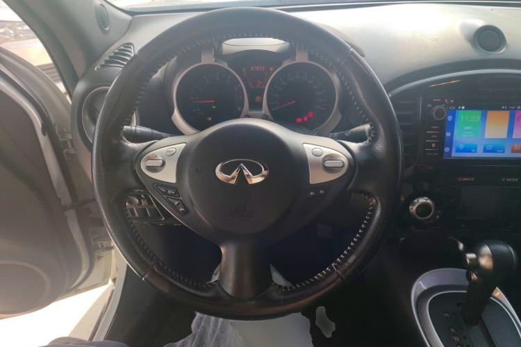 Used Infiniti ESQ 2014 1.6L Spontaneous Edition Steering Wheel