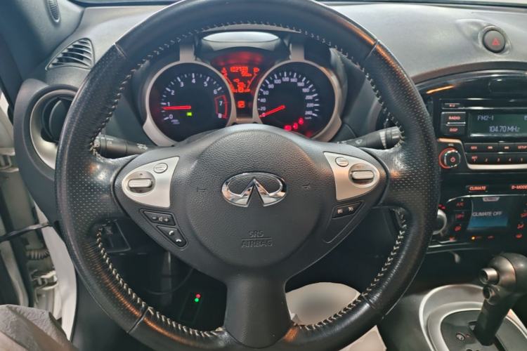 Used Infiniti ESQ 2014 1.6L Spontaneous Edition Steering Wheel