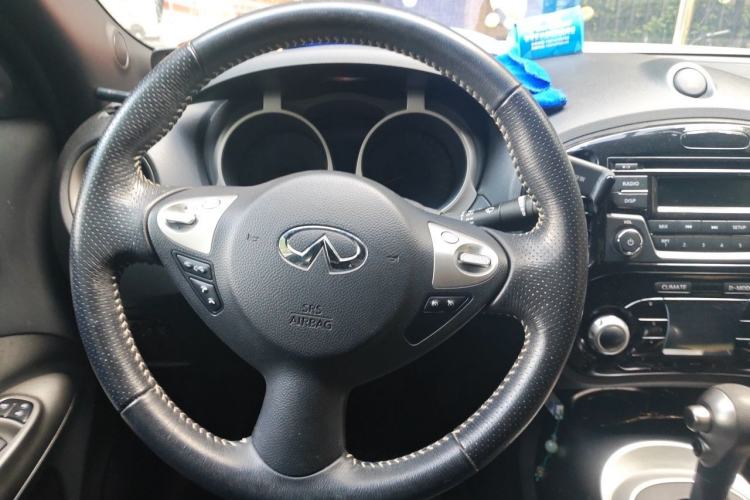 Used Infiniti ESQ 2014 1.6L Spontaneous Edition Steering Wheel