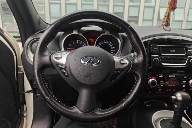 Used Infiniti ESQ 2014 1.6L Spontaneous Edition Steering Wheel
