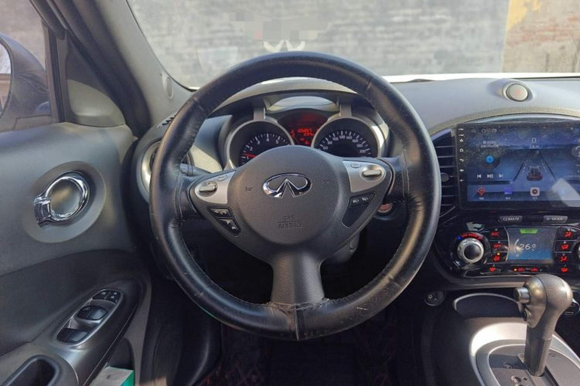 Used Infiniti ESQ 2014 1.6L Spontaneous Edition Steering Wheel