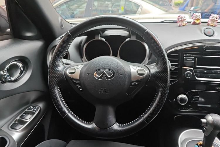 Used Infiniti ESQ 2014 1.6L Spontaneous Edition Steering Wheel