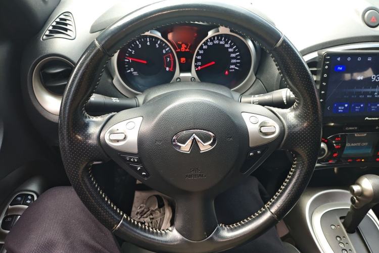 Used Infiniti ESQ 2014 1.6L Spontaneous Edition Steering Wheel