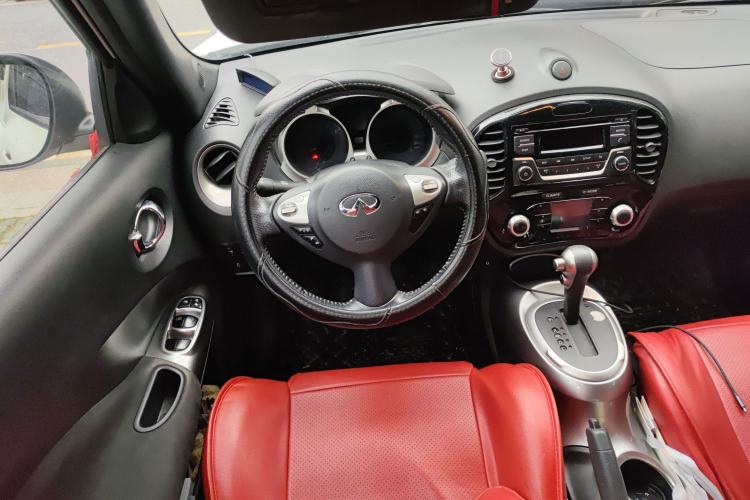 Used Infiniti ESQ 2014 1.6L Spontaneous Edition Steering Wheel